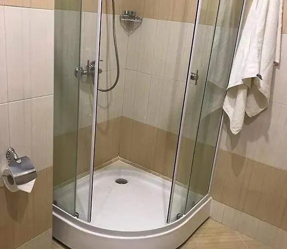 Sunny Two Bedroom *